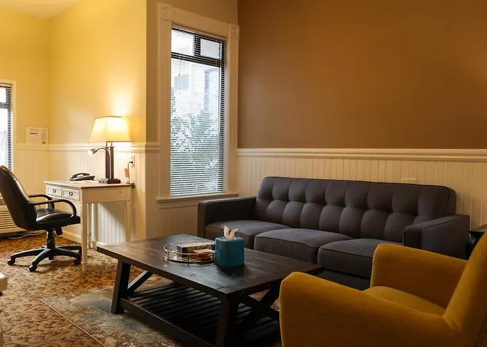 City Center Inn And Suites