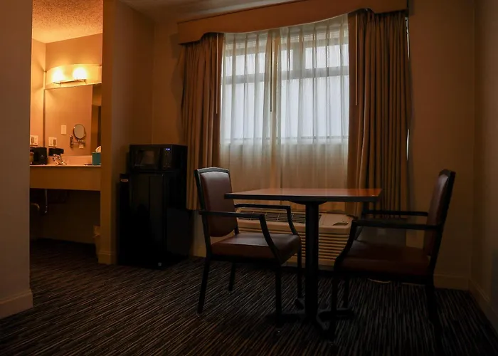 City Center Inn And Suites